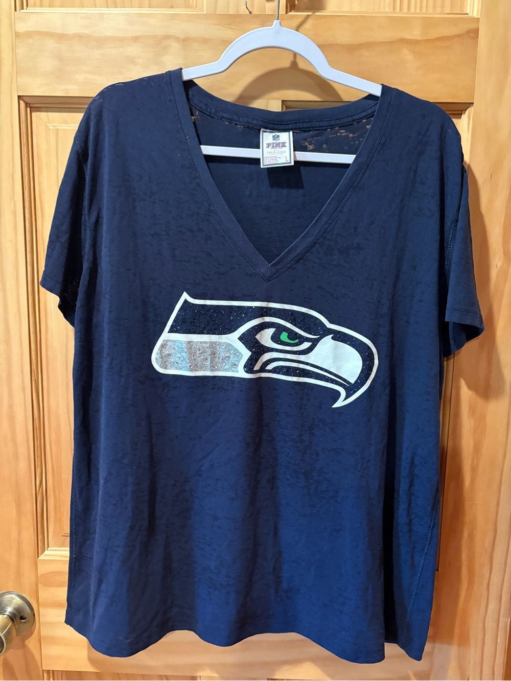 Victoria's Secret PINK Seattle Seahawks Women's V-Neck T-Shirt Navy L